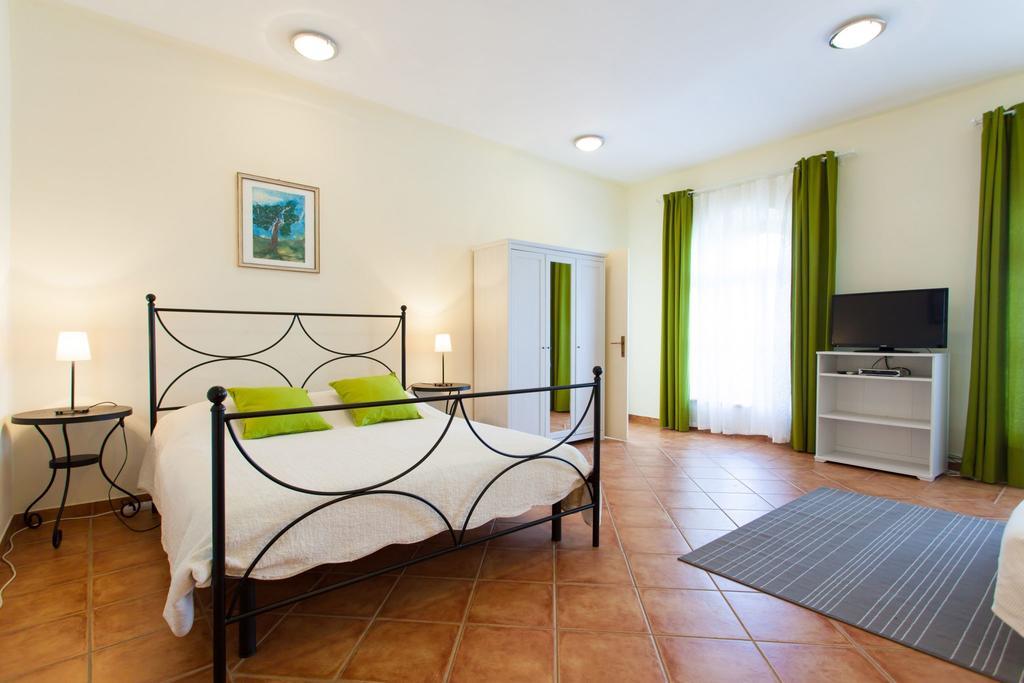 Apartments Garden Motovun Chambre photo