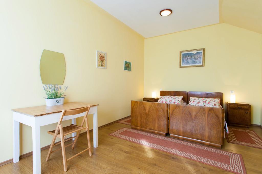 Apartments Garden Motovun Chambre photo